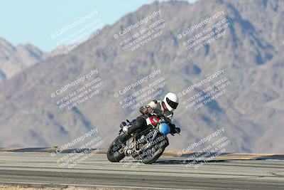 media/Dec-01-2025-Moto Forza (Mon) [[2daa91e15f]]/3-Beginner Group/Session 4 Turn 9/